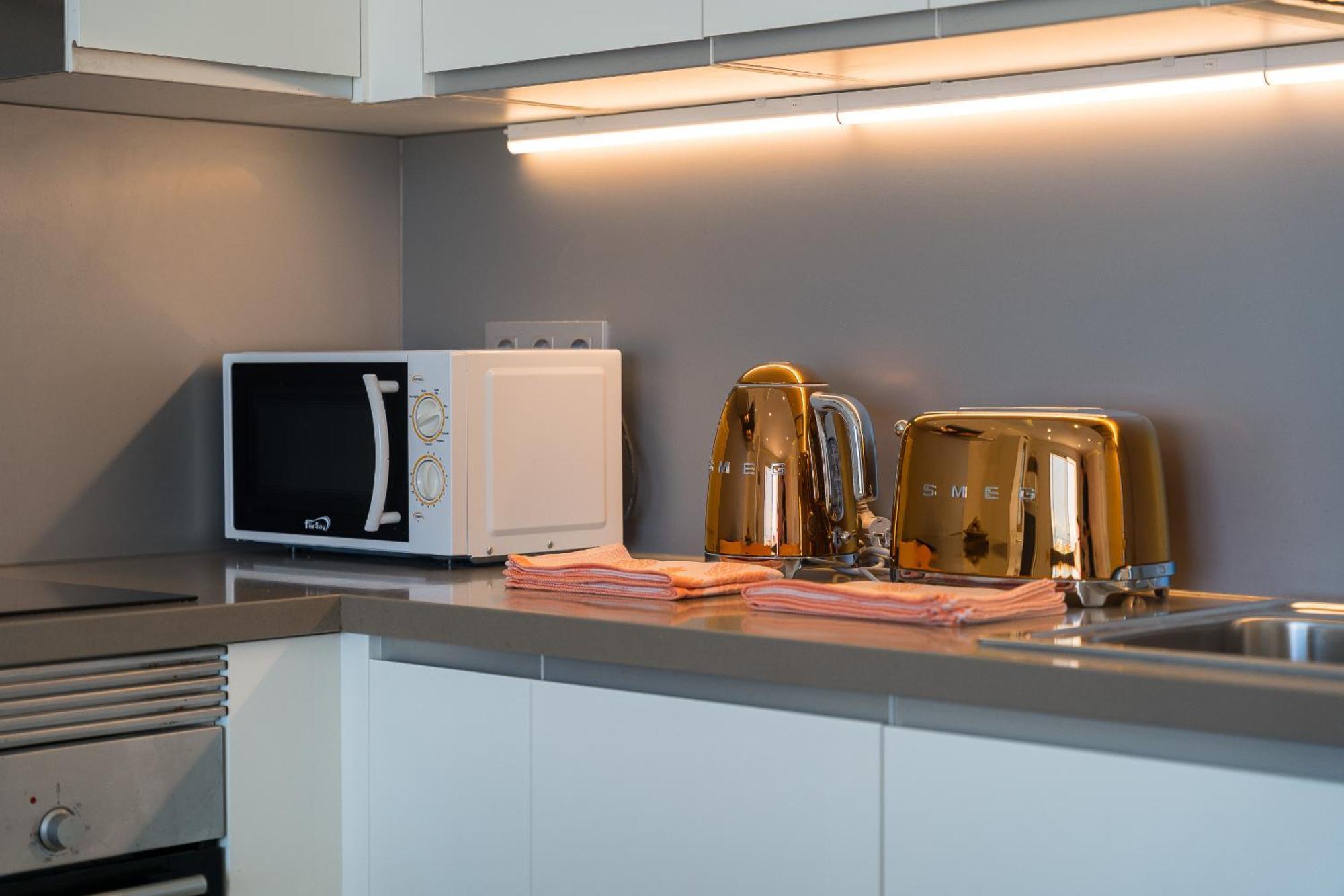 Ocean Garden Sunset & Sunrise - Heated Pool Apartment