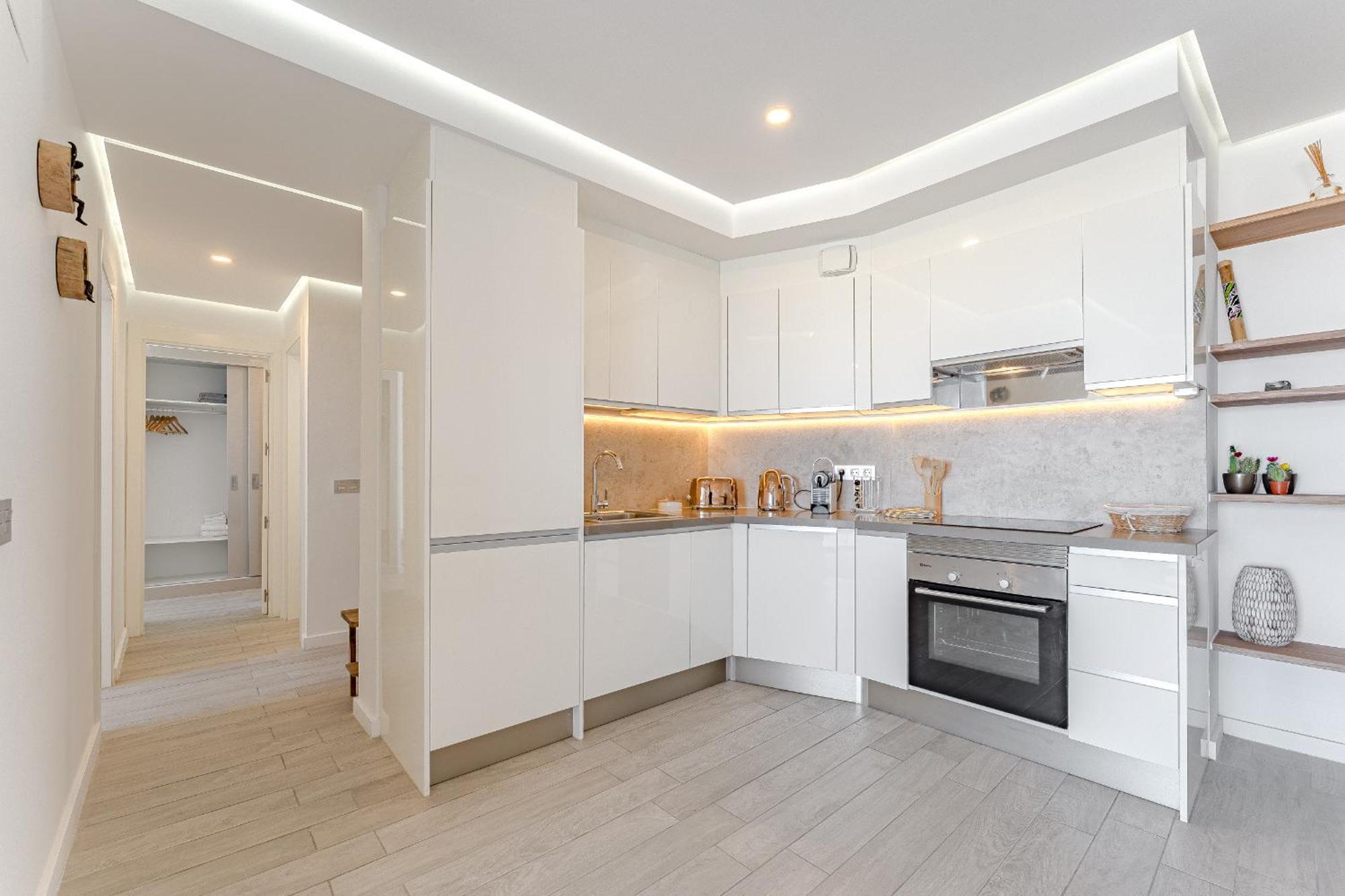 Ocean Garden Sunset & Sunrise - Heated Pool Apartment